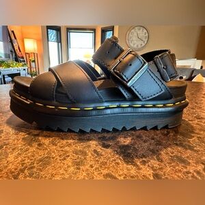 Dr. Martens VOSS II WOMEN'S LEATHER STRAP SANDALS